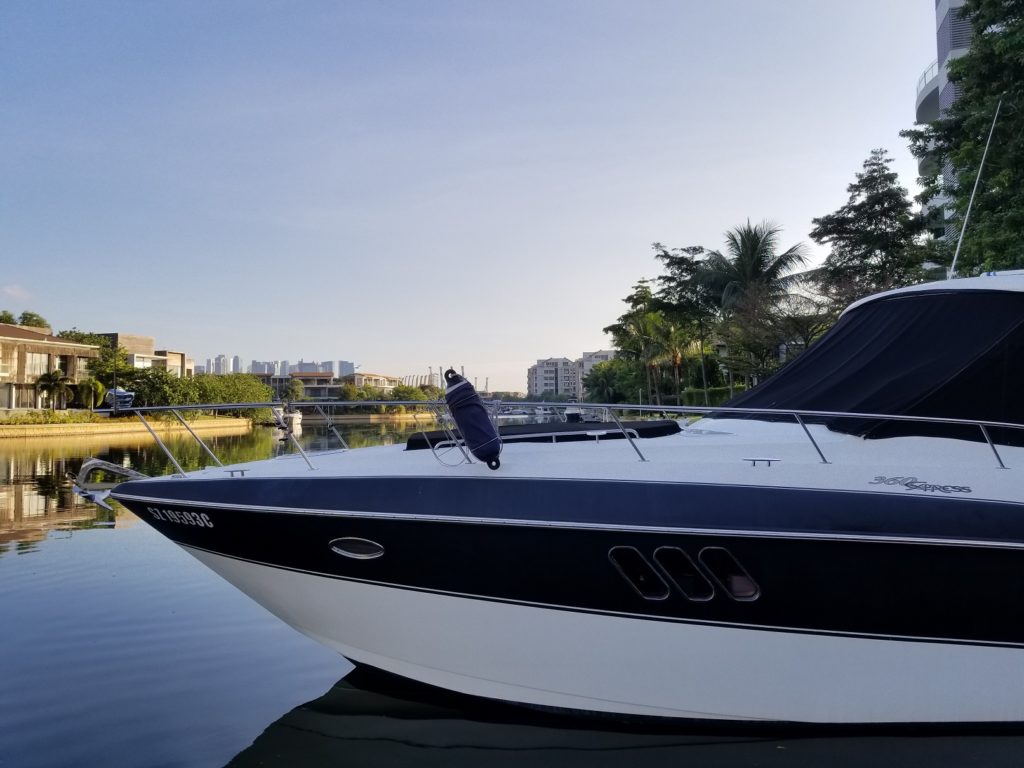 Cruisers Yacht for sale front