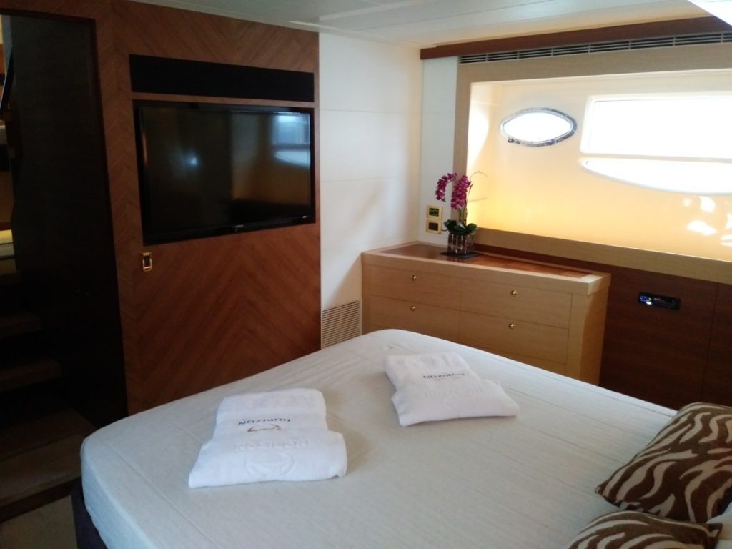Cabin 2014 Horizon E56